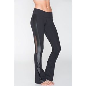 Splits 59 Raquel flared tight